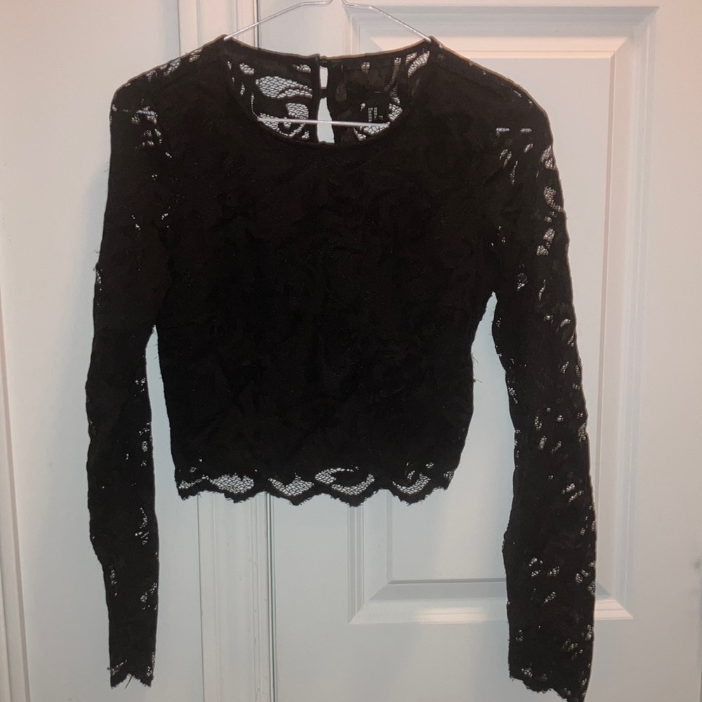 Elegant Black long sleeves crop Lace Top - Picture 2 of 8